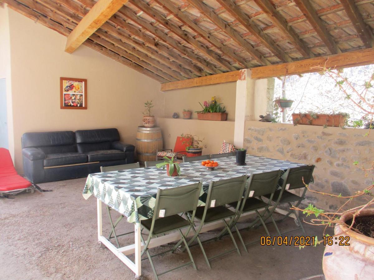 La Pommeraie Casteil Luaran gambar